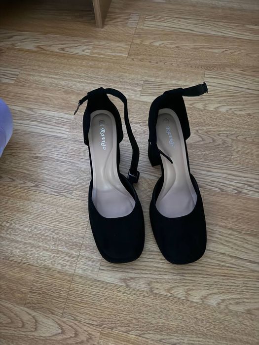 Новые босоножки 39 размер