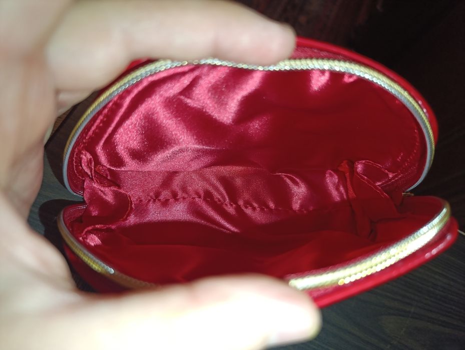 Миниатюрная косметичка от бренда Sebag