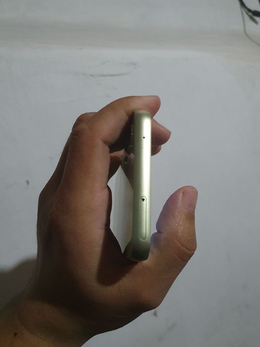 Samsung a34 5G sotiladi holati idial 8ga 256