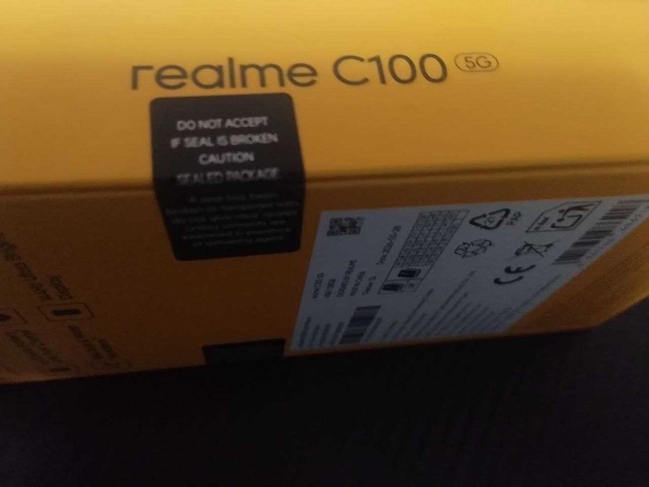 Нов, неотварян Телефон Realme C100