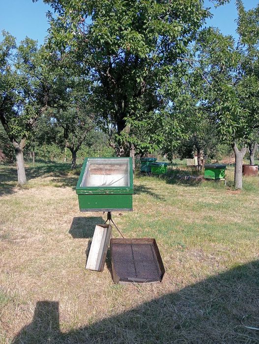 Topitor solar pentru faguri