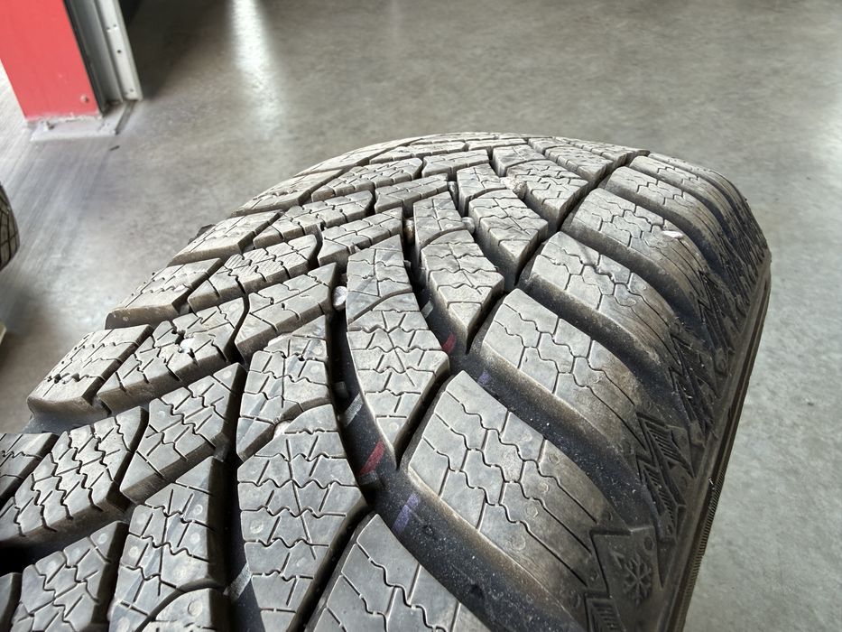 4бр. КАТО НОВИ Зимни Гуми 165/70R/14 -SEMPERIT- DOT:3525+4123- 8.2мм+6.1мм.