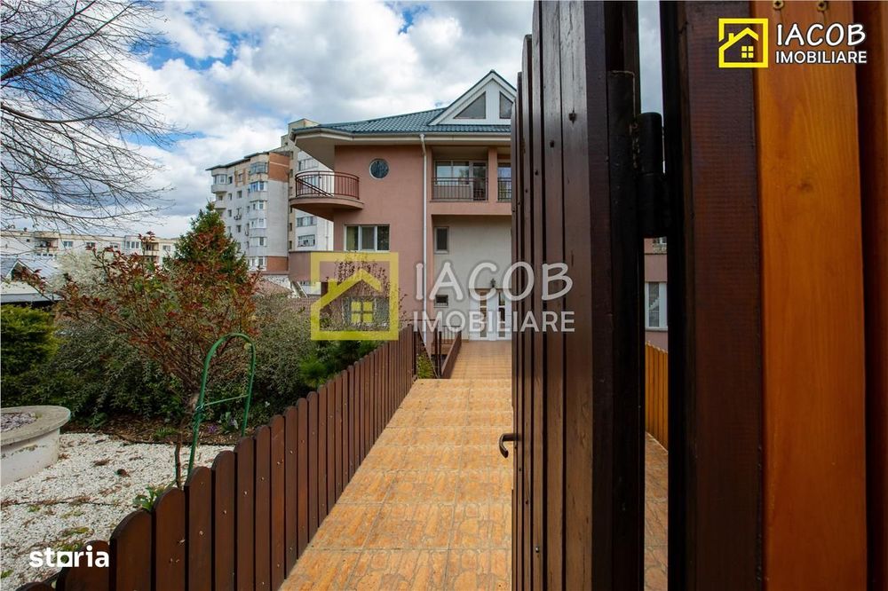 1\/2 Duplex  S+D+P+2E, 455 mp in zona centrala a mun. Bacau