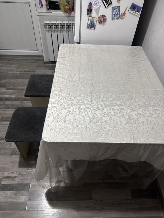 Продам кухонный стол