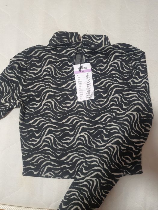 Bluza noua cu eticheta M