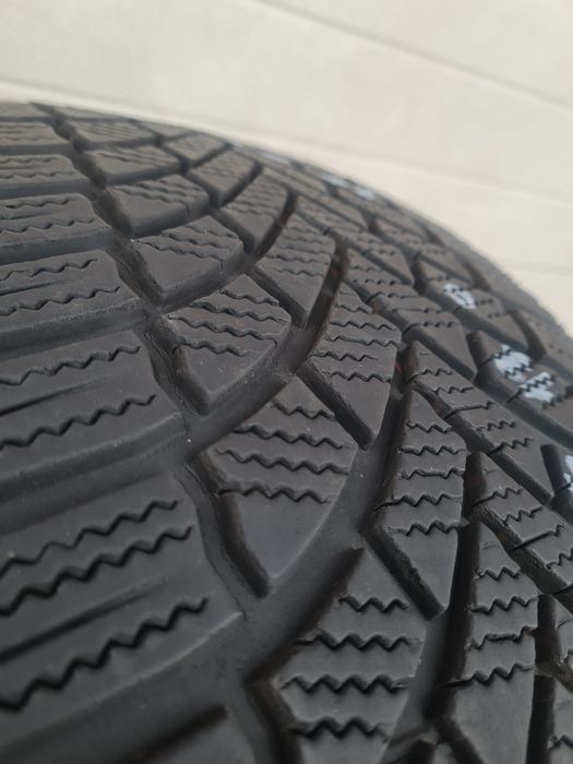 Зимни гуми 2 броя BRIDGESTONE Blizzak LM005 235 55 R18 дот 2423