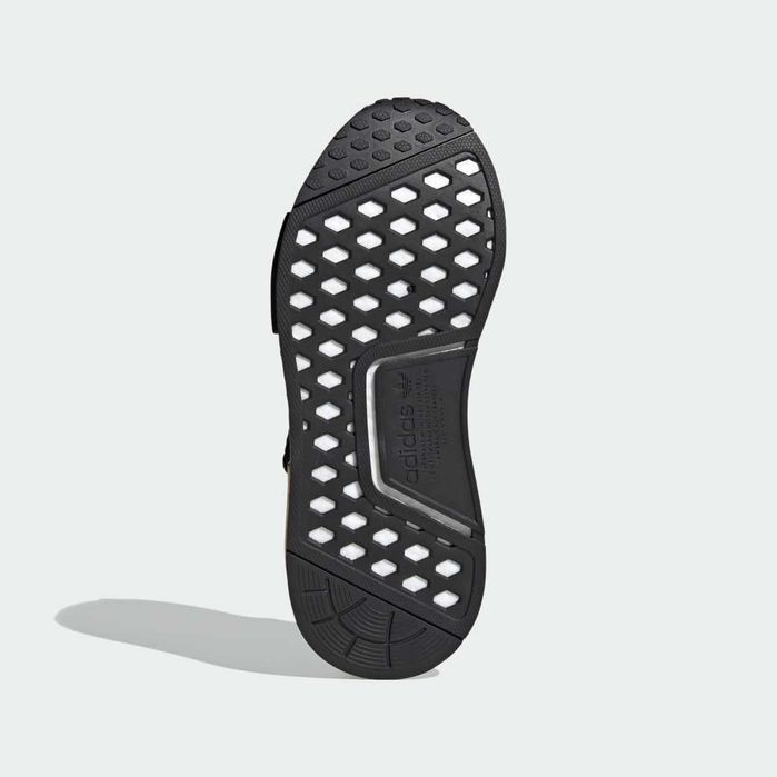 Дамски маратонки   ADIDAS NMD_R1   Оригинални    EU 40 2/3
