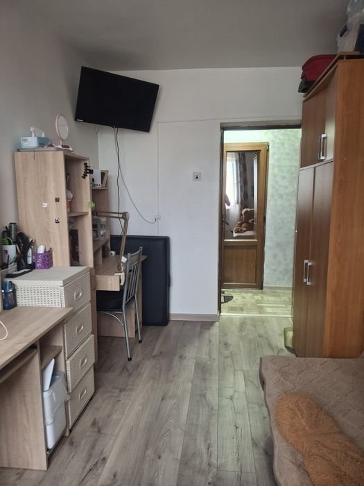 Vand apartament!!