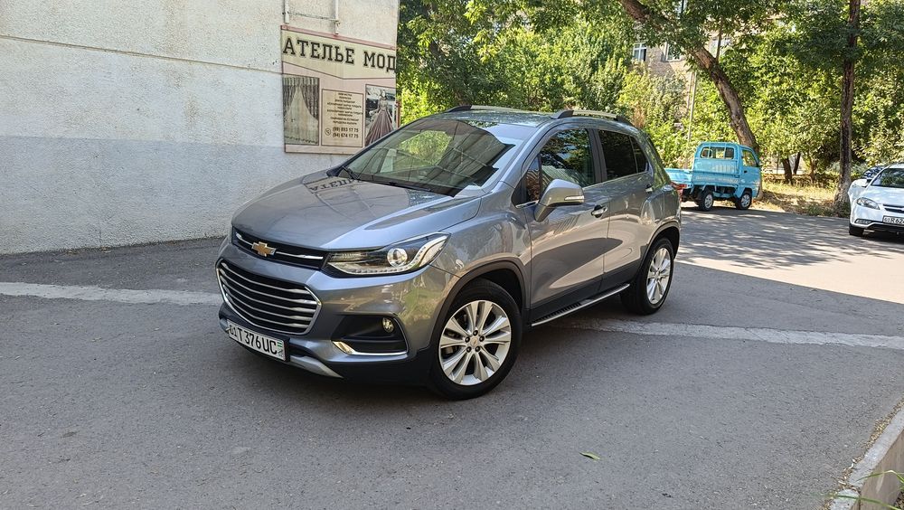 Tracker Premier Sotiladi