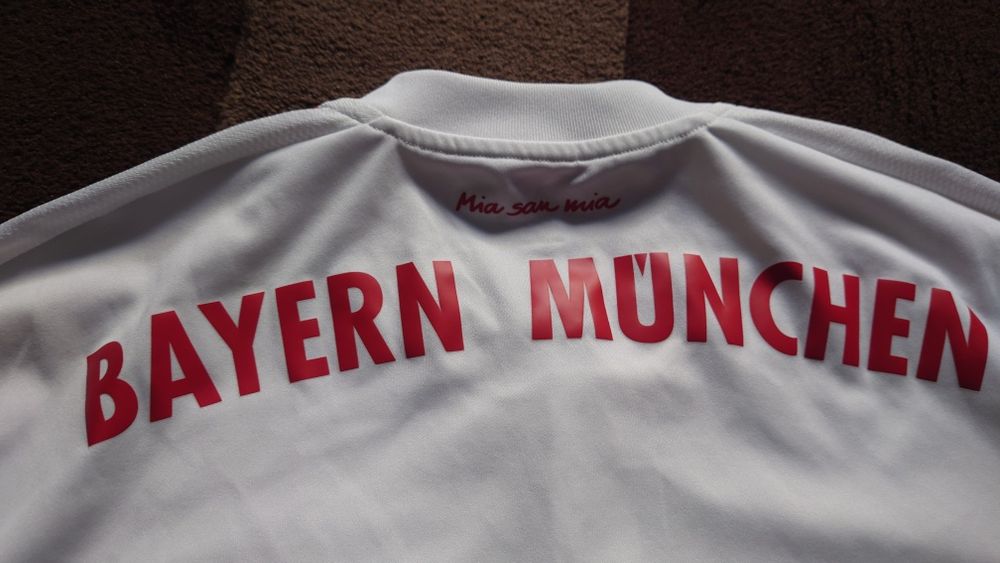 Bayern Munich Size L T shirt