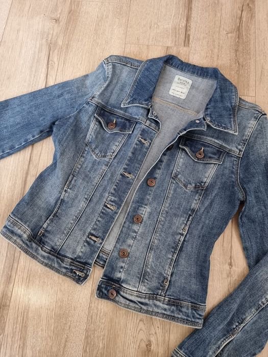 Geacă scurtă denim Bershka