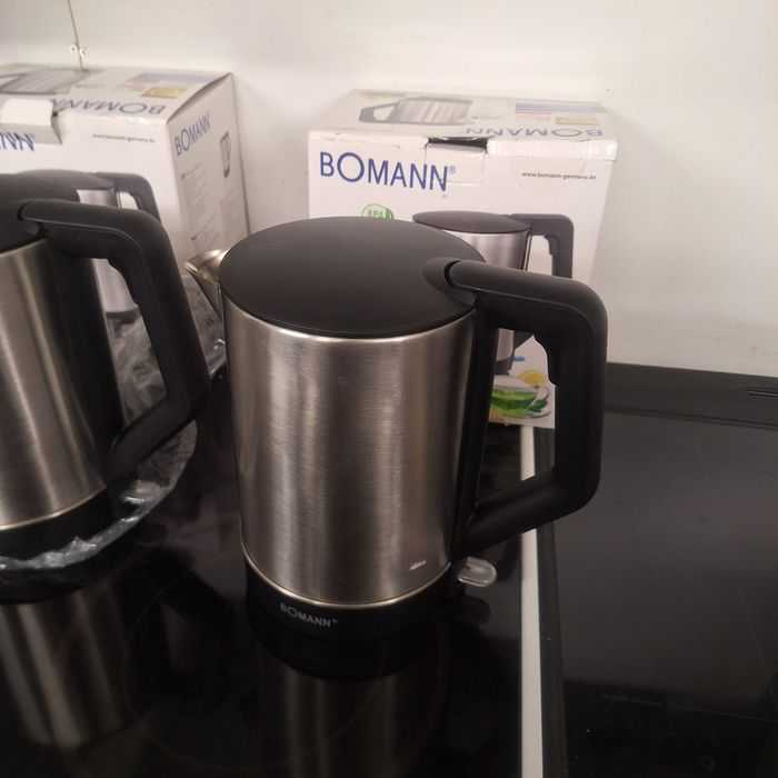 Кани за гореща вода / електрически кани Bomann