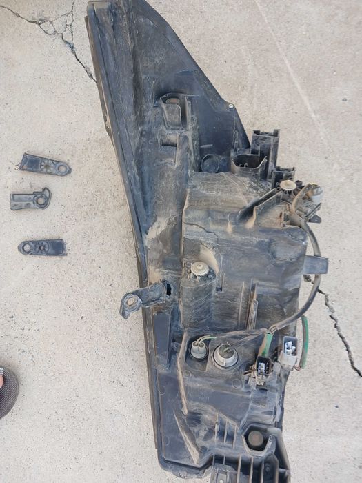 Фары б/у субару форестер