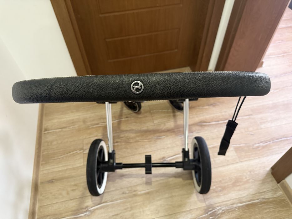 Cybex priam - шаси с два коша