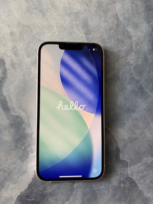 iPhone 13.