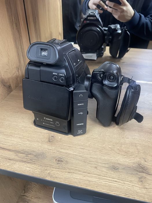 Canonnnn EOS C100