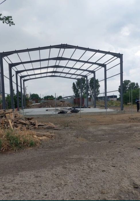 Vadă hală de pe stoc 12 m lățime cu 20 lungime 4 m la streașină confec