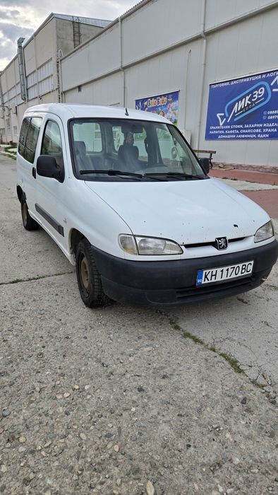 Продавам Пежо партнер - Peugeot partner - бензин