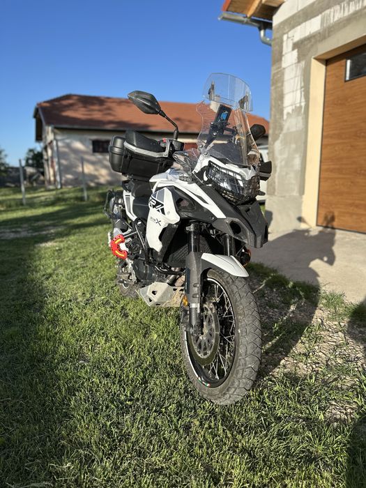 Benelli TRk 502x (se conduce cu A2)