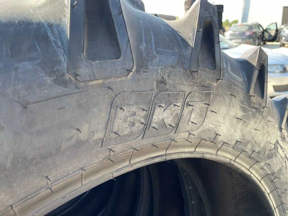 Marca BKT 14.00-38 cu 12 pliuri cauciucuri noi pentru tractor U650