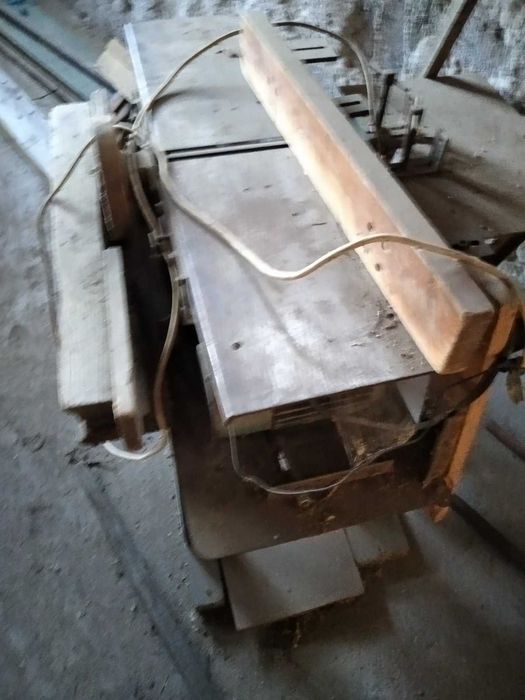 Продавам дървообработващи машини