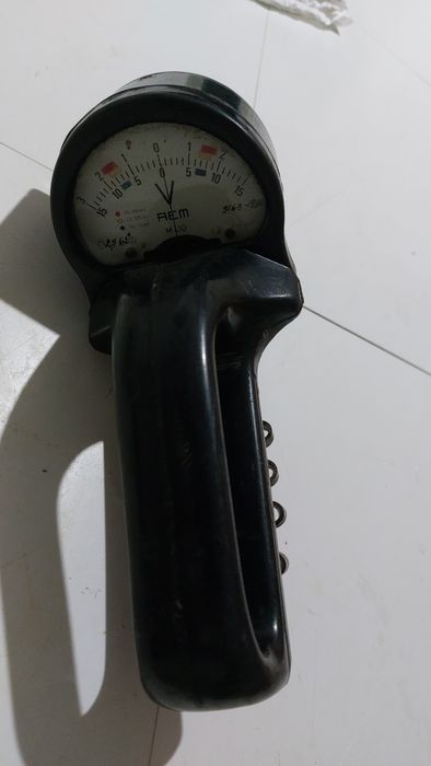 voltampermetru AEM