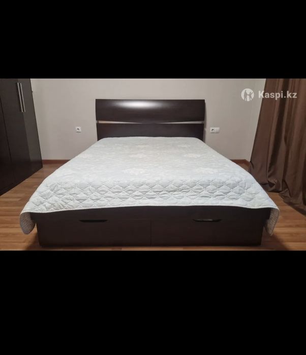 Продаётся качественный спальный гарнитур