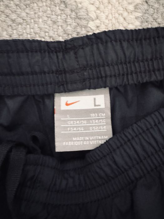 Nike run L, din material foita