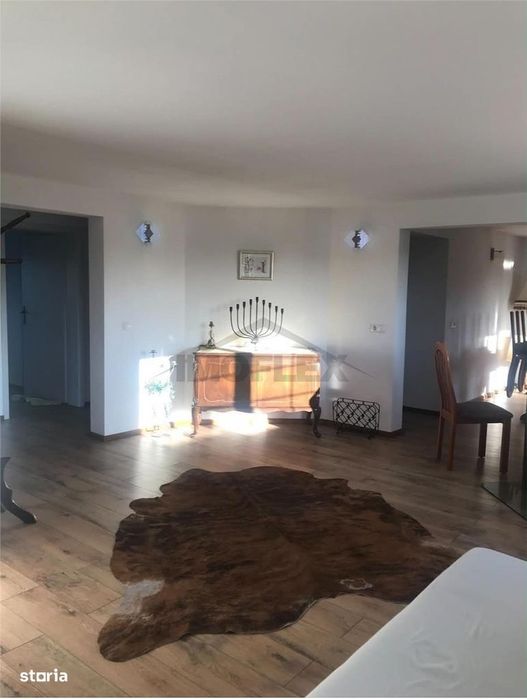 EXCLUSIVITATE ! Casa pe 3 etaje de vanzare in Cenad la pret de apartam