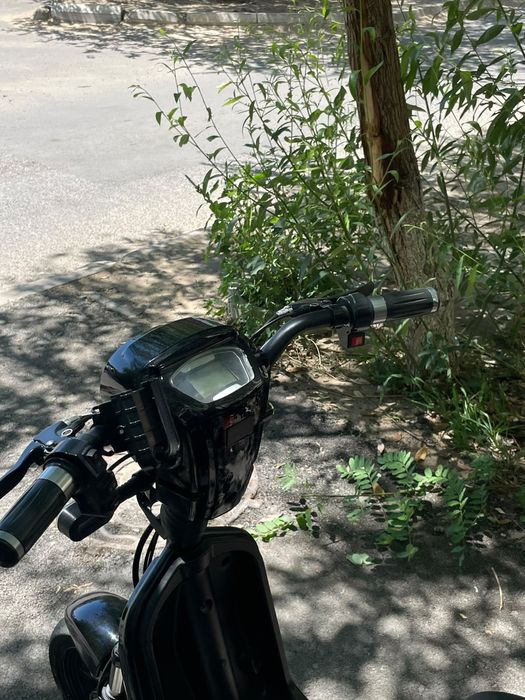В продаже Электроскутер