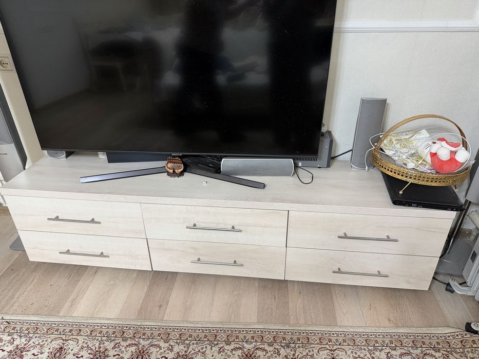 Продам тумбу под телевизор
