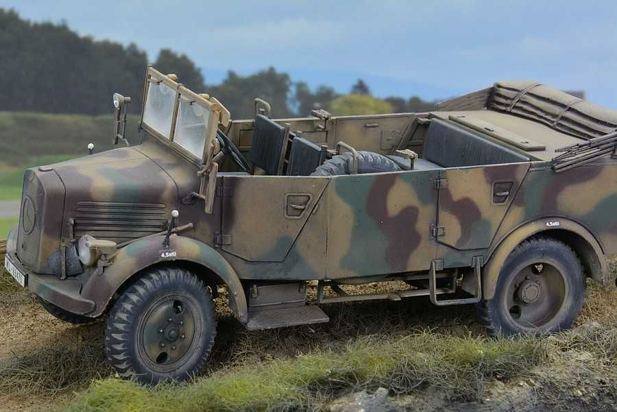 Сборная модель-Германский армейский автомобиль Mercedes-Benz L1500 ICM