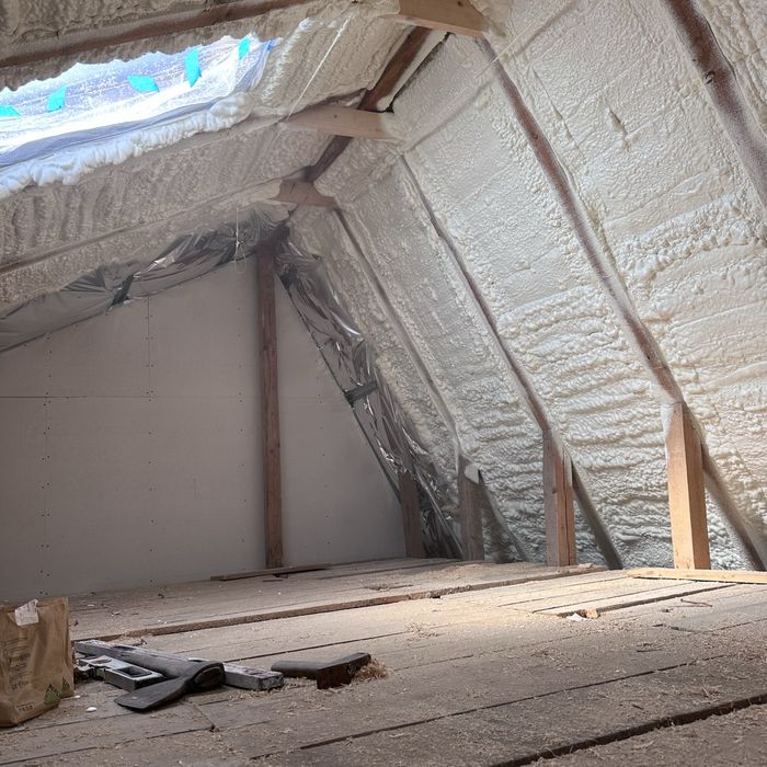 Izolați cu spumă poliuretanică HIDROIZOLATIE