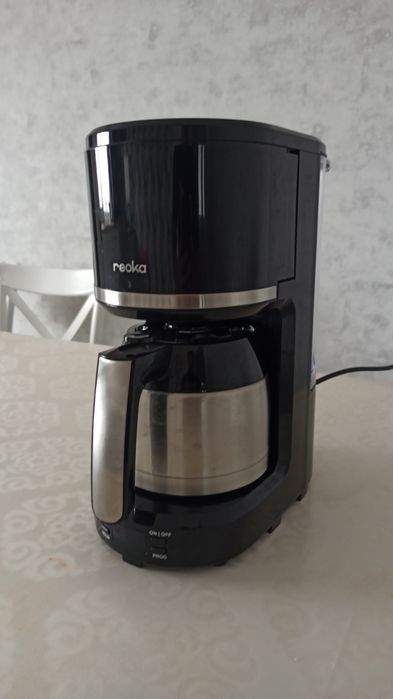 Кофеварка Reoka.