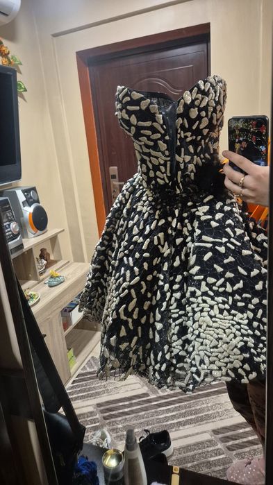 Продавам къса официална рокля обличана само веднъж