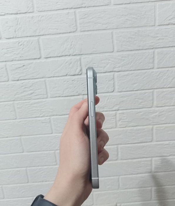 iPhone 15 128Gb с гарантией