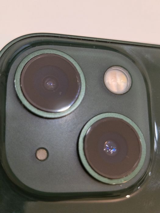 iPhone 13 в хорошем состоянии