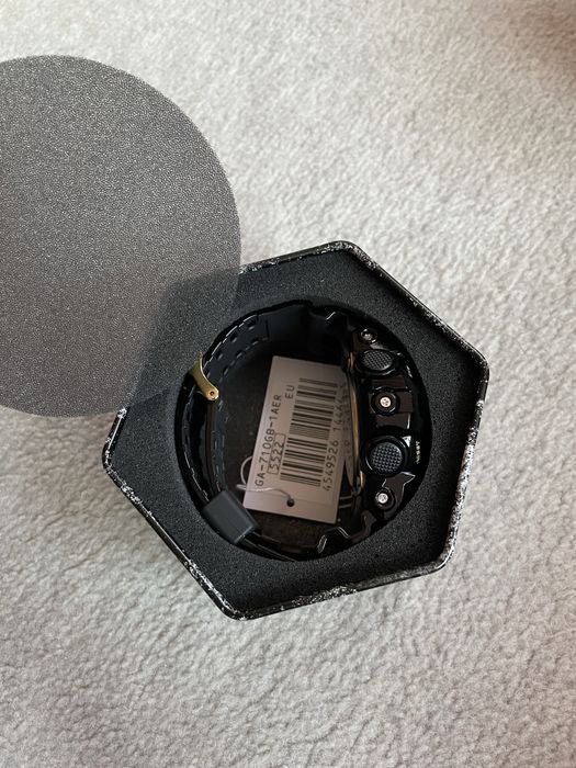 НОВ Casio G-shock GA-710GB-1AER