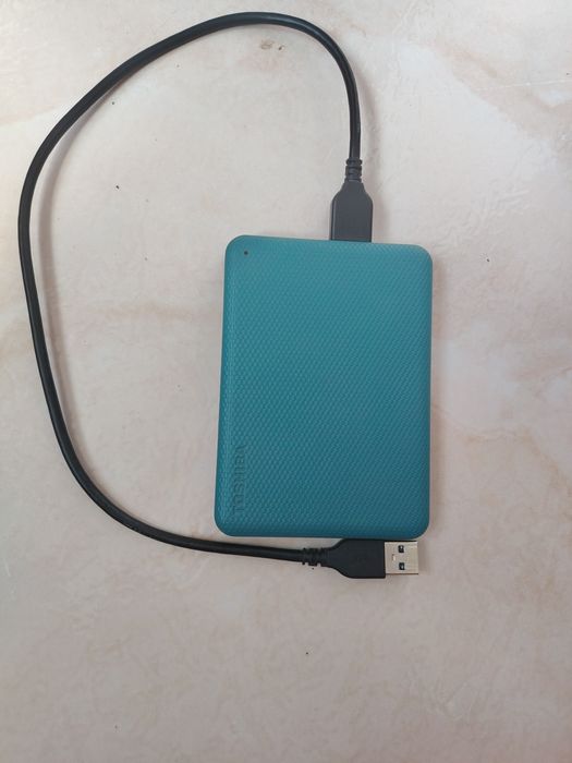 Hard disk Portabil Toshiba 2 TB stare excelenta  ps4 , xbox  , PC