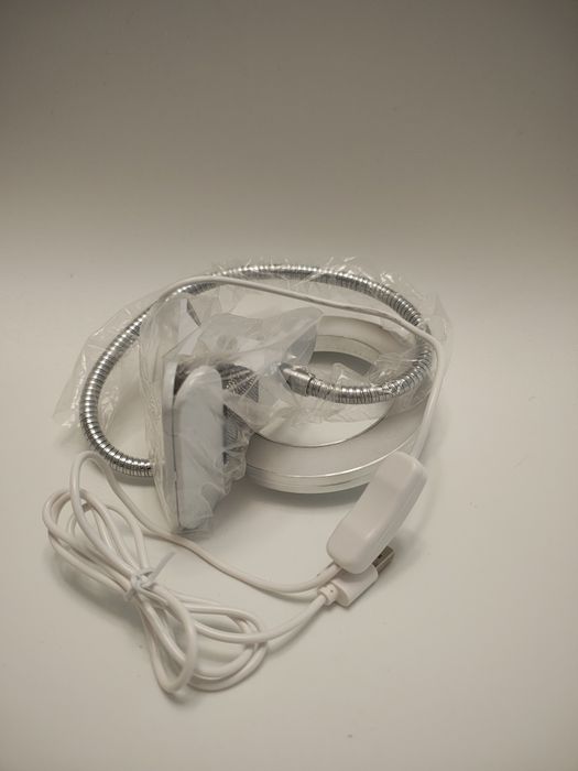 Lampa led pentru birou cu două modalități iluminare caldă/rece