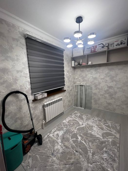 Срочна пролаётса 2 этаж 2/3 переделана  комнатная квартира в Алгаритме