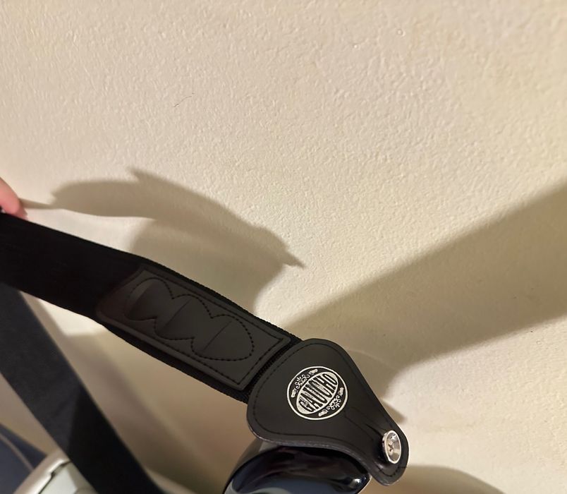 Chitară electrică Squier Bullet Strat HSS + husă + whammy bar + corzi