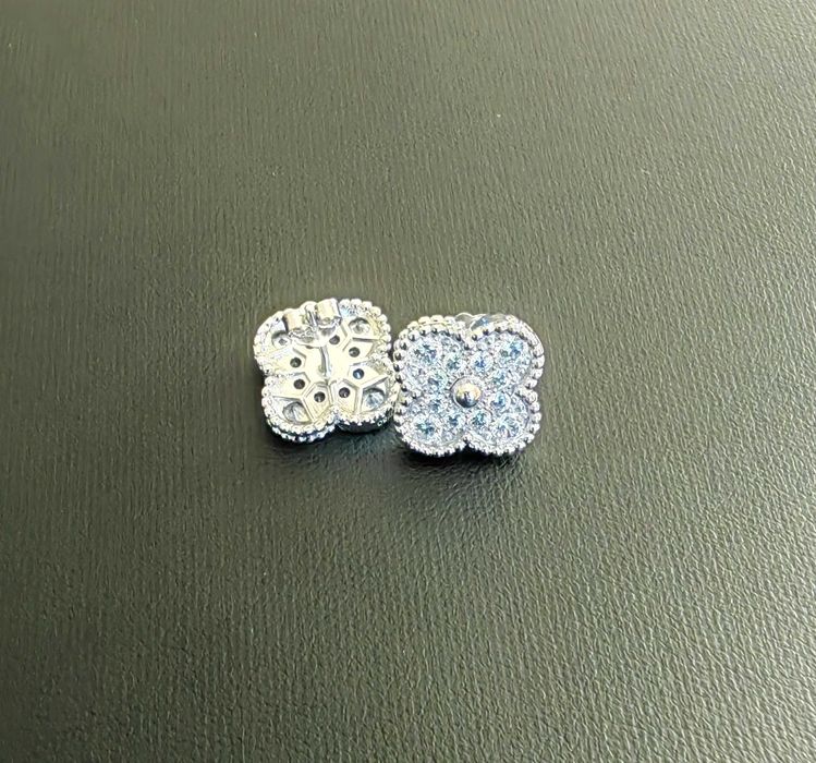 Сребърни обеци с циркониеви камъни Van Cleef & Arpels VCA