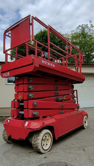 Închiriez nacele electrice diferite înălțimi de lucru8,10,12,14m