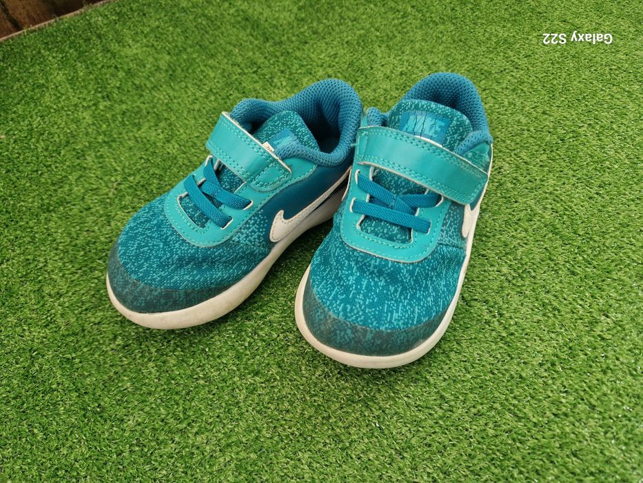 Момчешки сандали , маратонки и обувки.