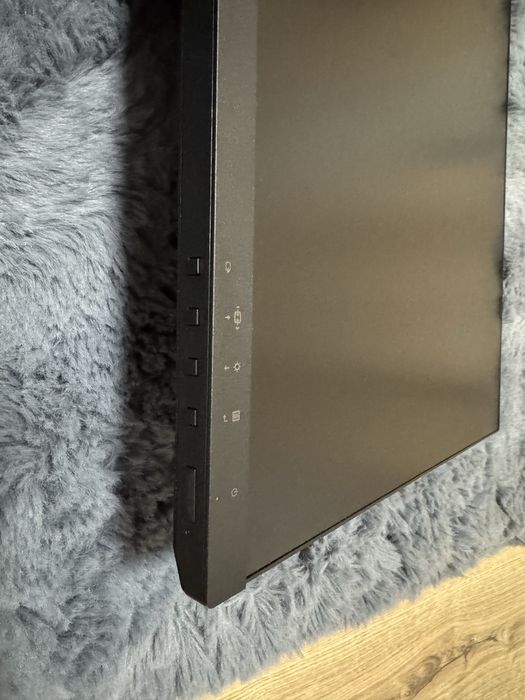 Vand monitor Lenovo Legion R24S