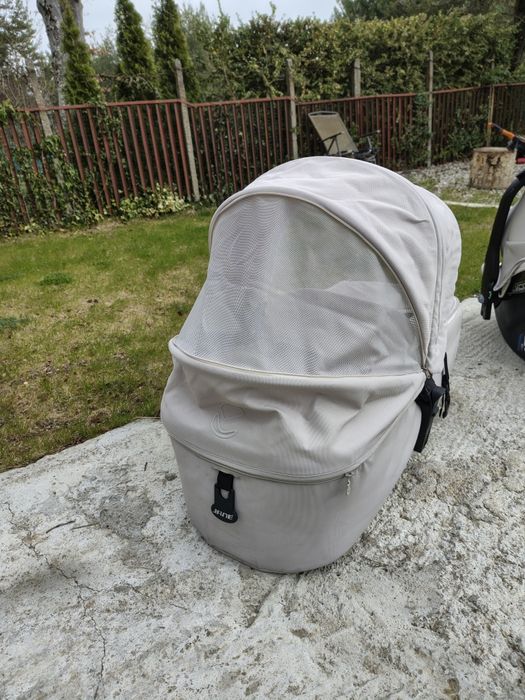 Детска количка Jané Crosswalk – Всички терени (Количката-SUV)
​Продавам изключително маневрена и здрава детска количка Jané Crosswalk. Това е моделът,