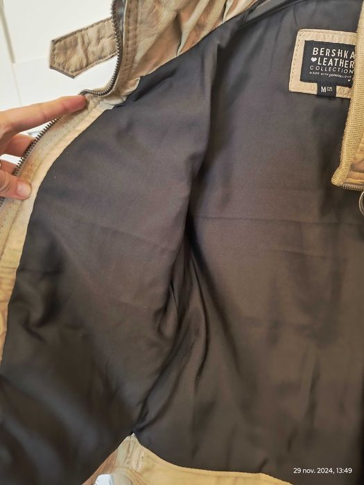 Geaca de piele crem Bershka