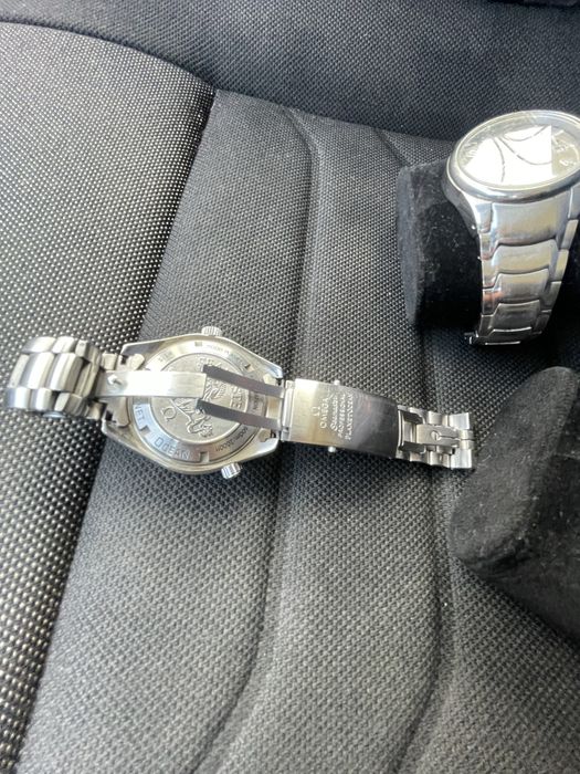 Vand doua ceasuri dolce cabana si un omega