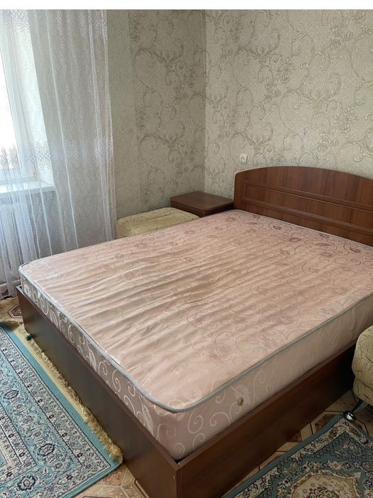 кровать кровать .